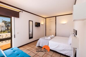 2 bedrooms, iron/ironing board, free WiFi