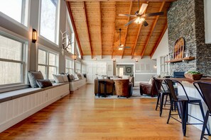 Smart TV, fireplace, DVD player, books