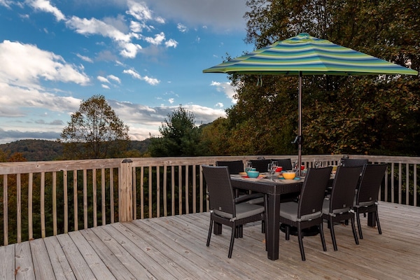 Spectacular year-round views from the deck