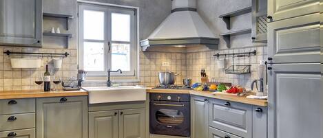 Kühlschrank, Ofen, Herdplatte, Geschirrspüler