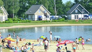 Beach - Comfortable Chalet With Dishwasher, Near Maastricht (Susteren)