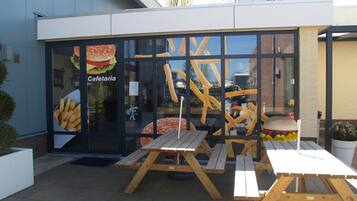 Chalet | Restaurante al aire libre