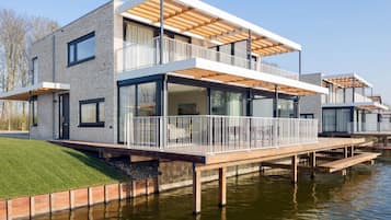 Villa | Exterior