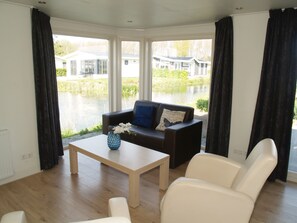 Living room - Comfortable Chalet Located in the Polder, Near Alkmaar (West-Graftdijk)
