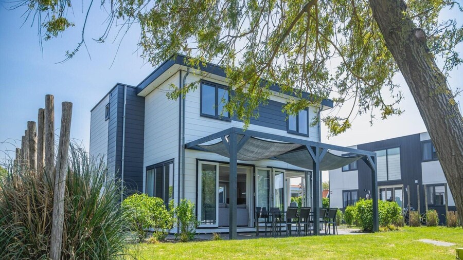 Modern, Spacious, Detached Holiday Home, Near Alkmaar