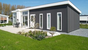 Chalet | Exterior - Modern Chalet With Combi-microwave (Brunssum)