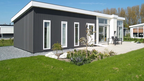 Chalet | Exterior - Modern Chalet With Combi-microwave (Brunssum)