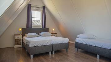 House | 3 bedrooms, individually furnished, bed sheets