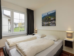 House | 5 bedrooms, individually furnished