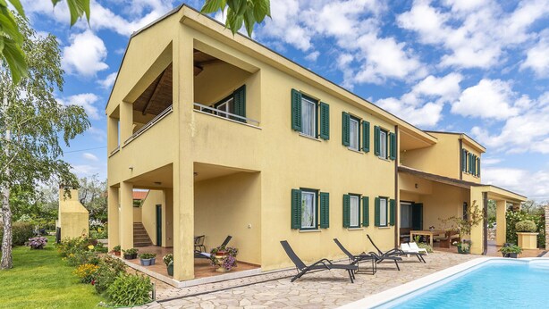 Unclassified image, 1 of 24, button - Spacious 2 Bedroom Apartment with Shared Pool near Rovinj (Rovinj)
