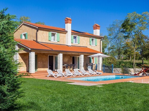 Beautiful Villa With Swimming Pool Surrounded by a Natural Fence