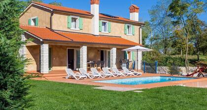 Beautiful Villa With Swimming Pool Surrounded by a Natural Fence