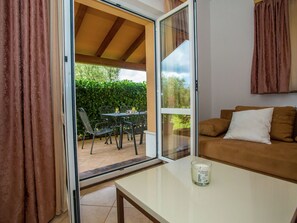Living room - Apartment With Private Pool in a Quiet Area for 6-8 People (Sveti Lovrec)