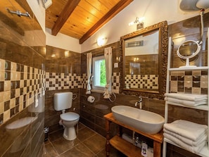 Towels - Part of the old Stone House With Private Pool and Garden on Peaceful Location (Visnjan)