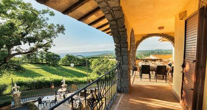 Peaceful Villa in Montefiascone with Hot Tub