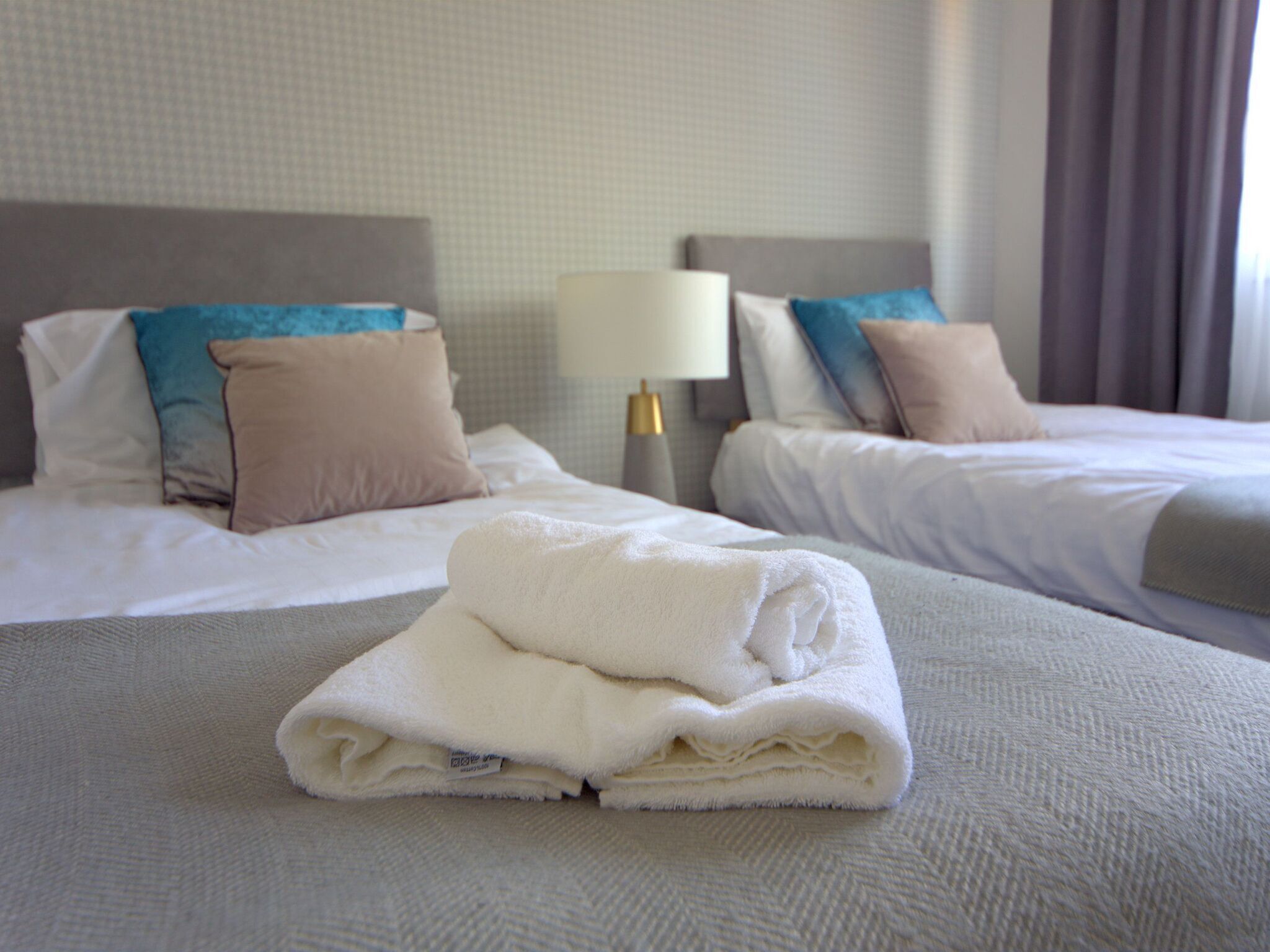 3 bedrooms, bed sheets