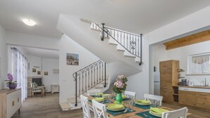 Dining - Luxury, Modernly Furnished Villa With Private Pool Near Rovinj (Kanfanar)