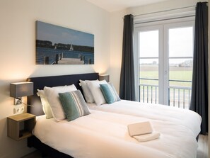 2 bedrooms, individually furnished, bed sheets - Modern Penthouse, 2 Bath Rooms Close to Lake Veere (Kamperland)