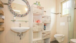 Shower, towels