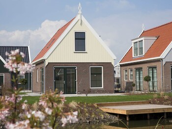 Detached Holiday Home on the Markermeer near Amsterdam
