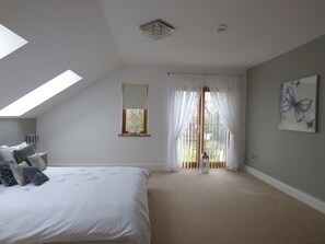 Casa | 5 quartos, individualmente mobiliados