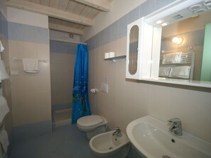 Shower, towels
