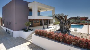 Villa | Bahagian luar