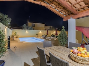 Villa | Medence | Beltéri medence, szabadtéri medence