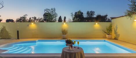 Villa | Pool | Inomhuspool och utomhuspool