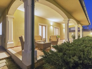 Villa | Exterior - Villa in Vodnjan With Private Swimming Pool (Vodnjan)