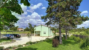 Unclassified image, 4 of 11, button - Modern Holiday Home With Pool in Cabrunici (Svetvincenat)
