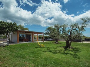 Garden - Holiday Home Fazana Near Beach (Fazana)