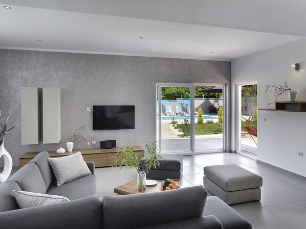 House | Living area - Holiday Home in Medulin With Private Pool (Medulin)