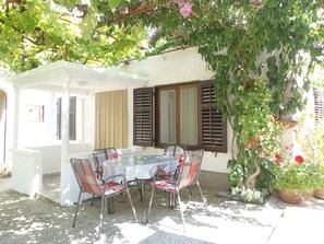 Apartment | Balcony - Lovely Apartment Near the Sea & the Center (Medulin)