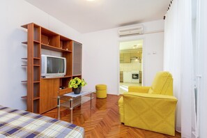 Apartment | Living room - Lovely Apartment Near the Sea & the Center (Medulin)