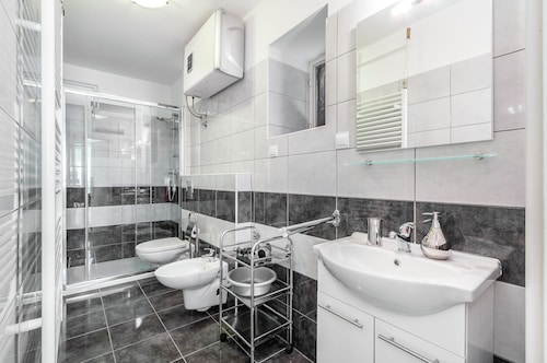 Lovely Apartment Near the Sea & the Center