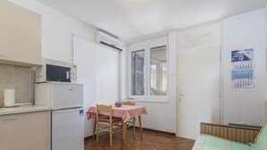 Macchina per tè/caffè, frigorifero, microonde, forno