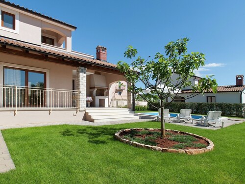 Ideal Destination for Summer Holiday in Countryside near Sea