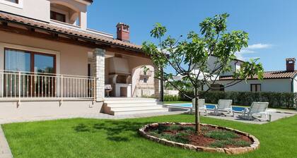 Ideal Destination for Summer Holiday in Countryside near Sea