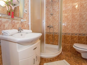 Shower, towels