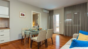 Unclassified image, 5 of 31, button - Modern Apartment for 2-4 Persons in Familily House With Shared Pool (Porec)