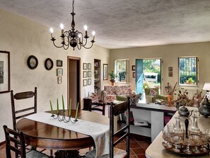 Dining - Lovely Apartment on a Panoramic Position With Lots of Nice Garden Corners (Massa Lubrense)