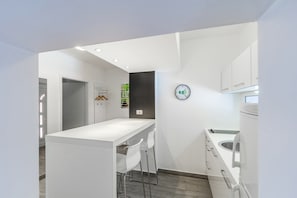 House | Private kitchen - Holiday Home in Pula Near Beach (Pula)