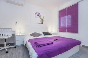 House | Dining - Holiday Home in Pula Near Beach (Pula)