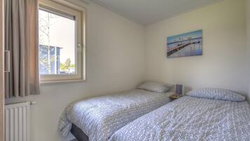 3 bedrooms, individually furnished, bed sheets