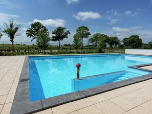 Outdoor pool - Holiday Home Built in Zaanse Style, Near Alkmaar (West-Graftdijk)