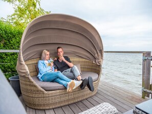 Chalet | Exterior - Modern Chalet With Dishwasher on the Markermeer (Bovenkarspel)