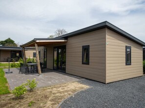 Exterior - Modern Chalet With Dishwasher on the Markermeer (Bovenkarspel)