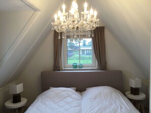 2 chambres, ameublement personnalisé, draps fournis