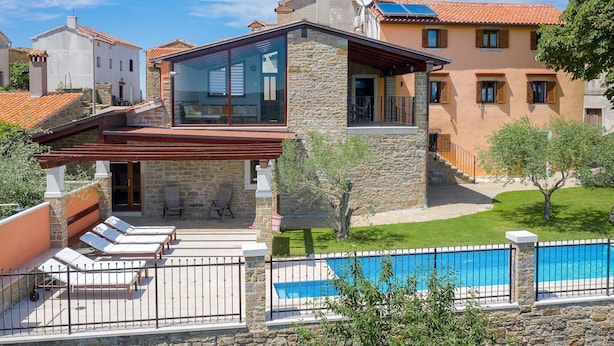 Exterior - Renovated Stone Villa With Private Pool in Central Istria (Pazin)